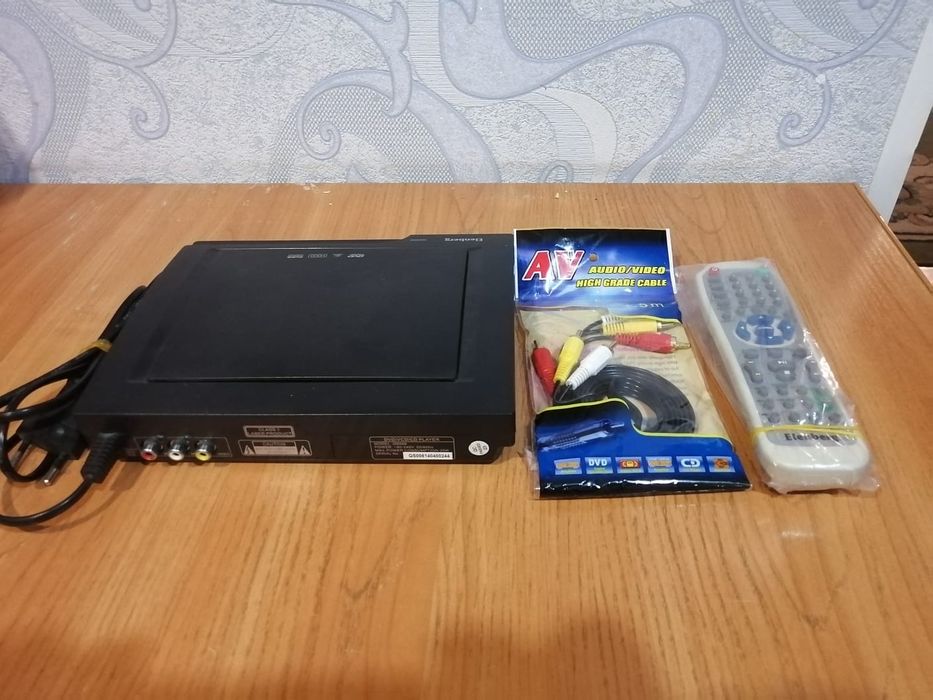 Продам DVD- Плеер Elenberq.