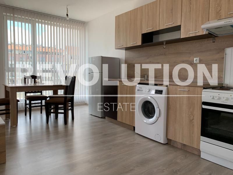 Тристаен апартамент в района на Победа!