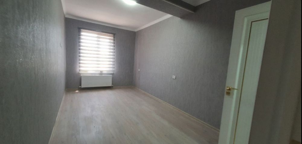 Качественная поклейка обоев.