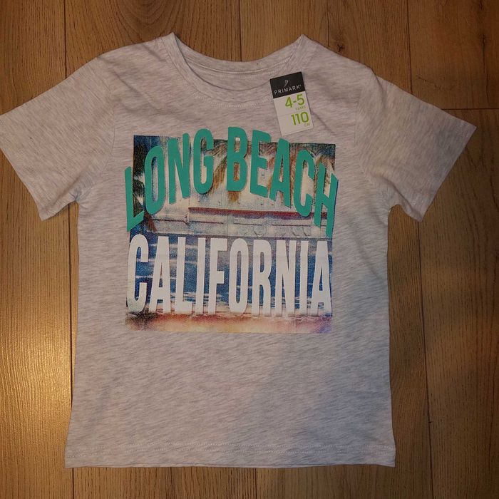 Tricou nou cu etichetă