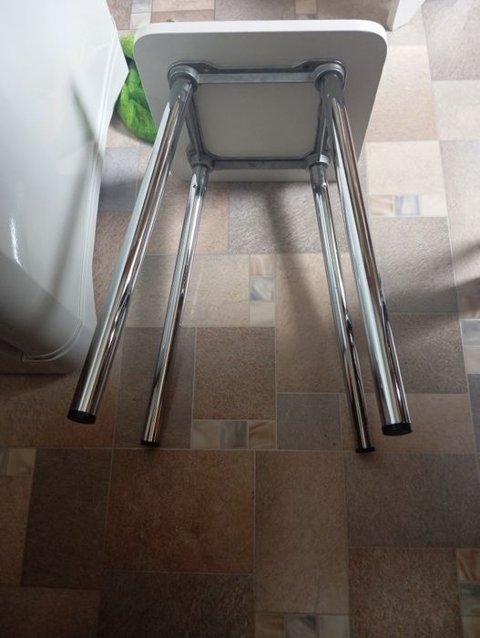 Продам журнальный столик