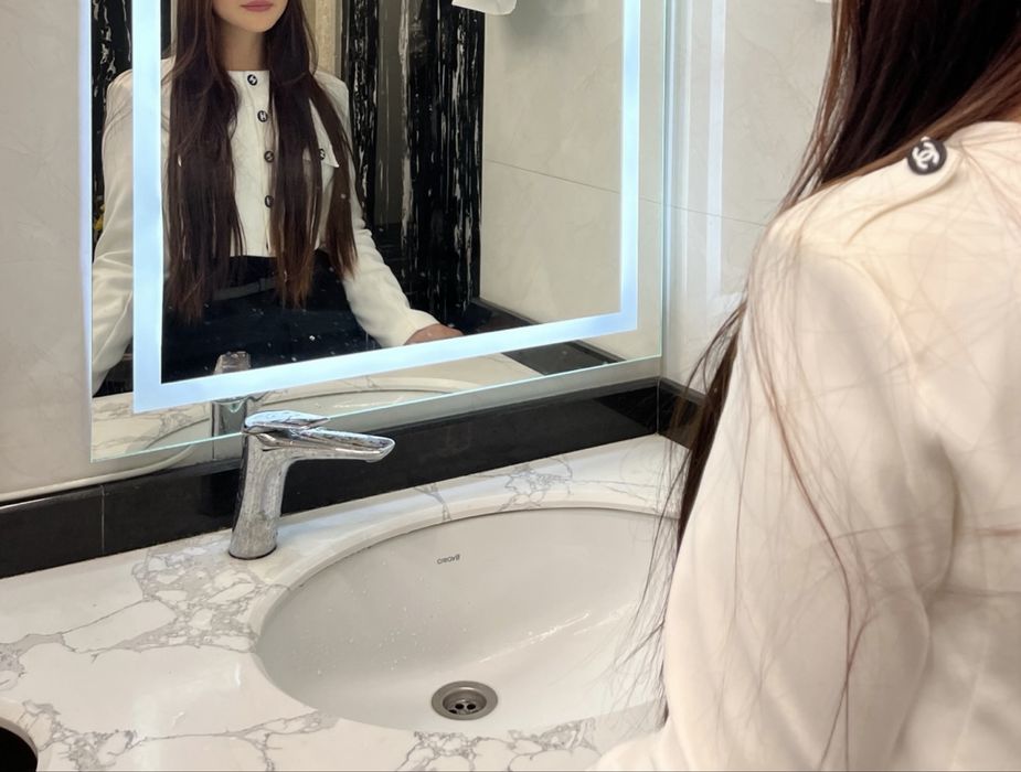 костюм продается широкий