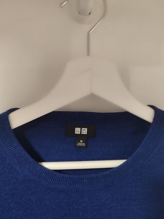 Пуловер с кръгло деколте от 100% мериносова материя