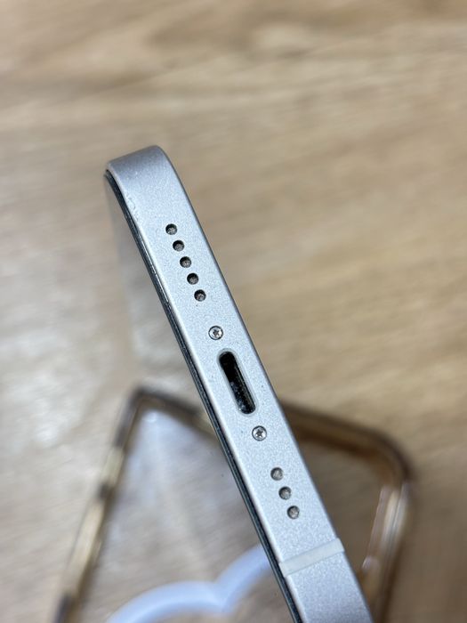 Айфон 12. 128 gb Много запазен тел