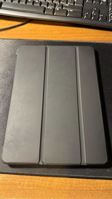 iPad 9th Gen 64GB, cutie, 2 huse (+tastatura)