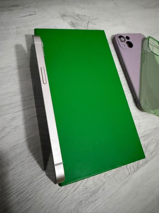 Vând iPhone 13 stare buna