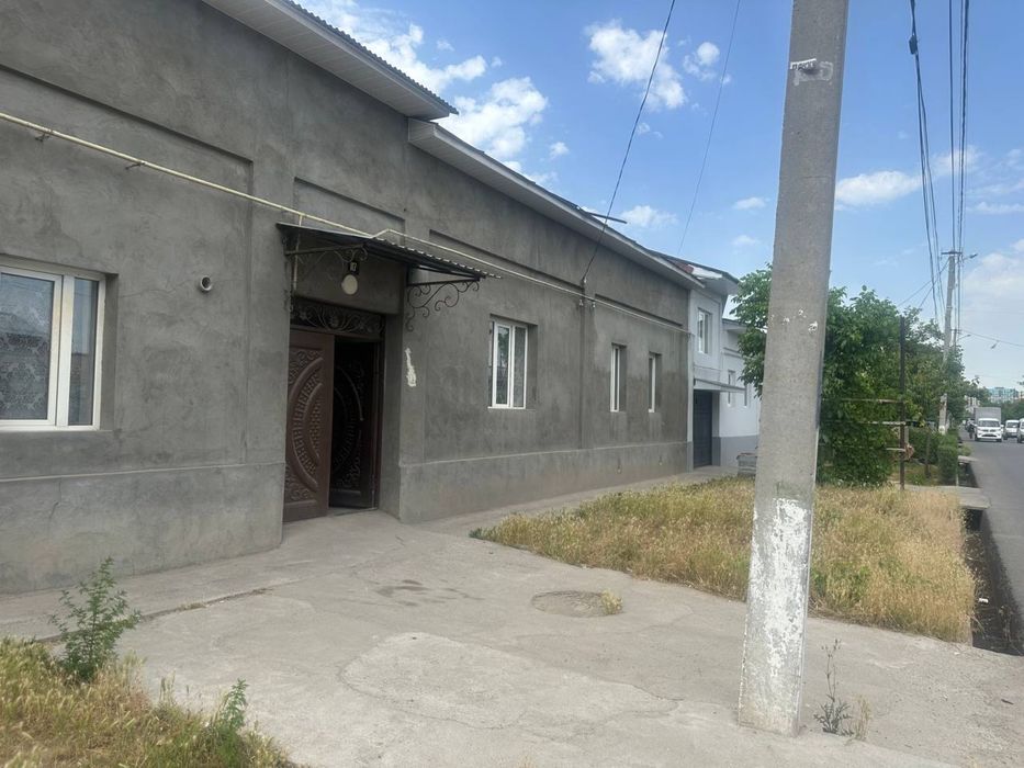 Продает участок вдоль дороги 1-линя