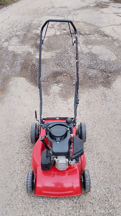 Бензинова самоходна косачка