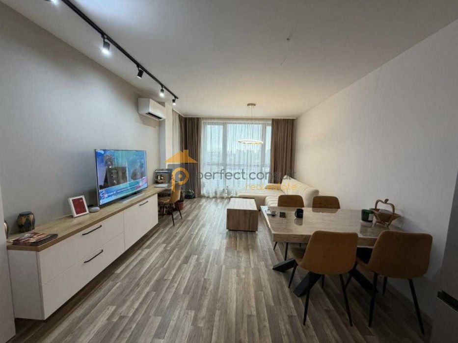 Двустаен апартамент на Центъра