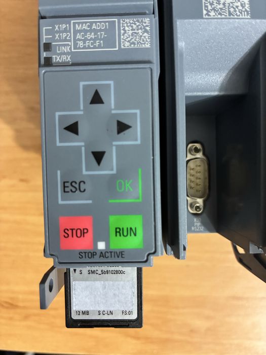 Siemens S7-1500 cu 2 module IO modul DQ 32×24V și DI 32× 24V+CM PtP RS232