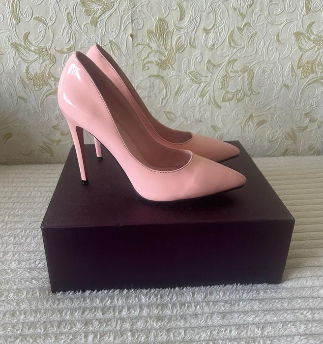 Продам туфли лодочки