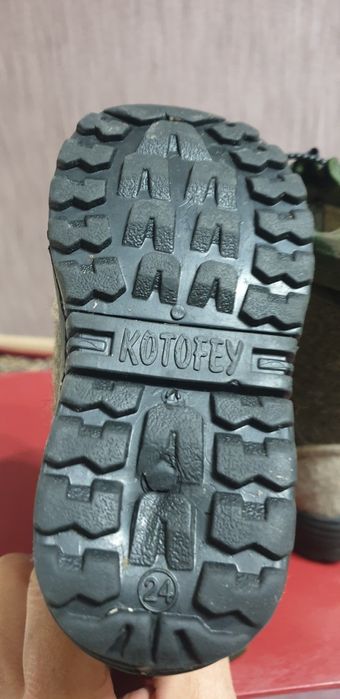 Продам сапожки детские