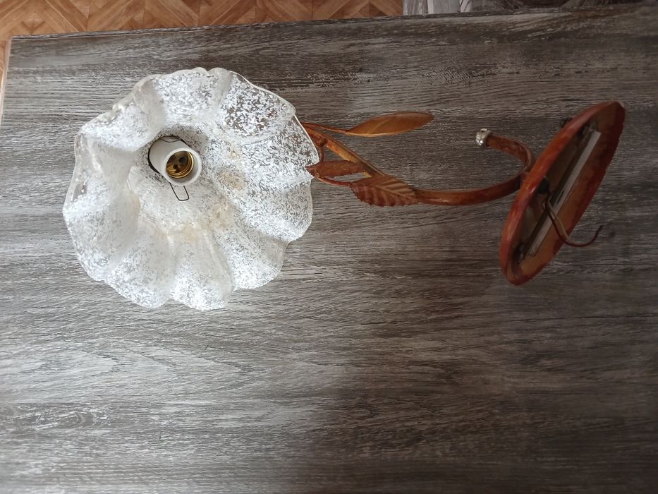 Продам  люстру в отличном состоянии