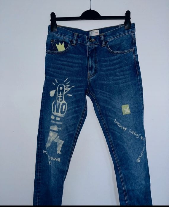 Pantaloni diferite modele