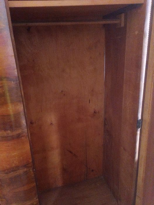 Ретро гардероб от орех