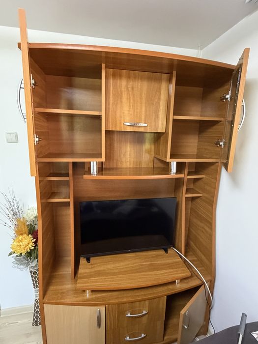 Vitrina pentru living