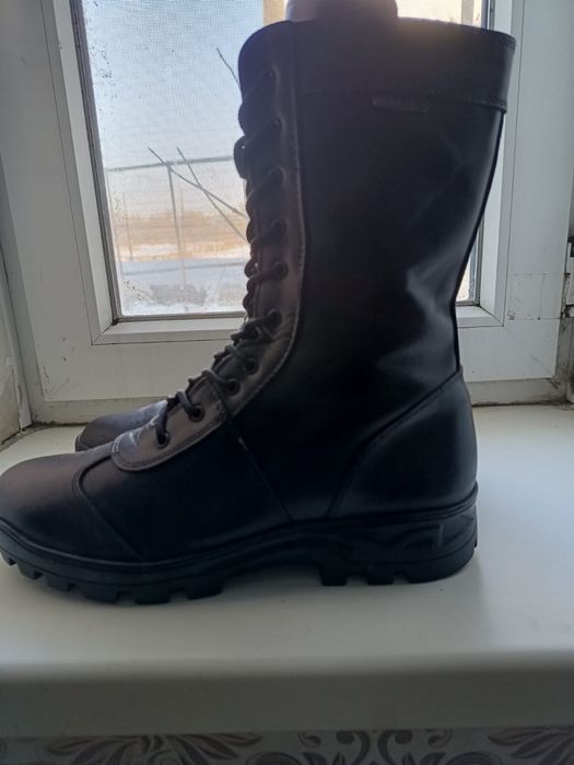 Продается мужская обувь размер