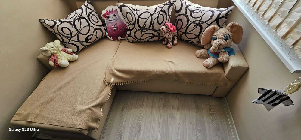 диван разтегателен 140/200 бежов цвят,ракла