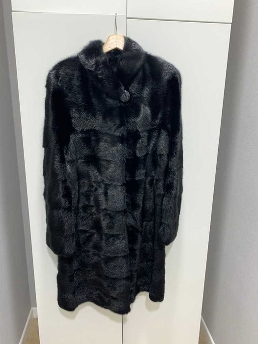 Продам женскую шубу