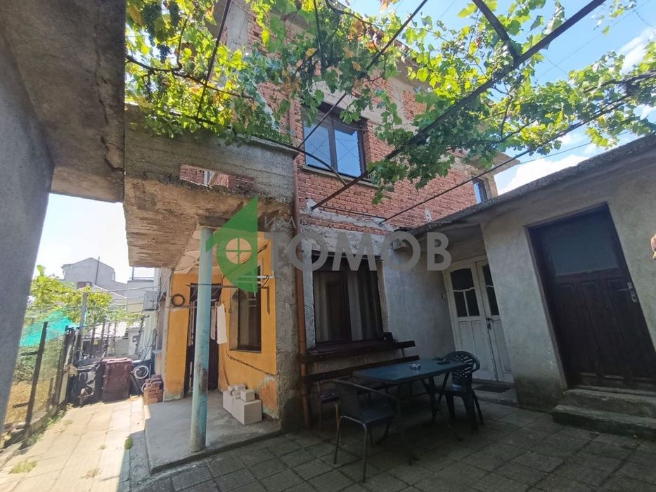 Триетажна къща в кв. Самара 2