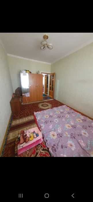 5 микрайондан 3 хонали 3 каватдан квартира сотилади