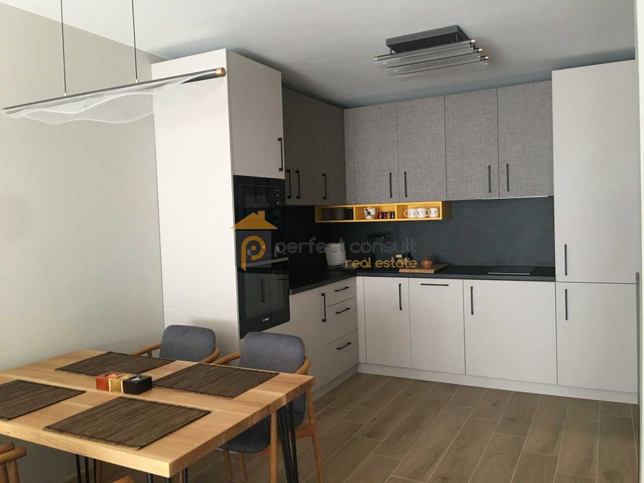 Дава се под наем Двустаен апартамент в Пловдив, Център - 80 кв.м за 550 € - Снимка #4