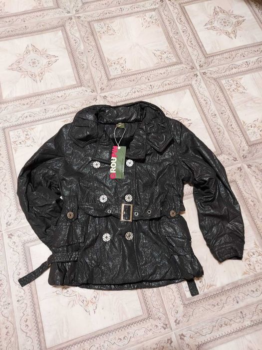 Новая куртка девочке