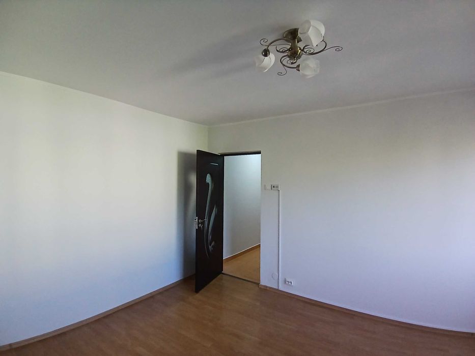 Proprietar - vand apartament 2 cam in Trivale 2, et 3/4