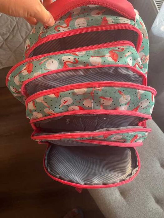 Ghiozdan fete in stare foarte buna