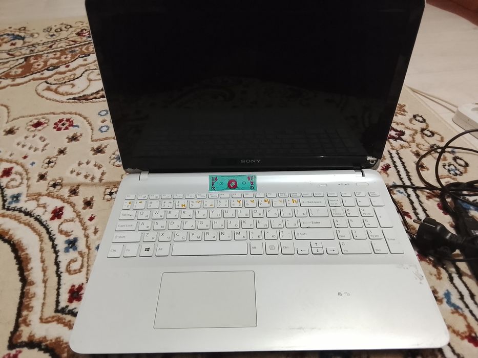 Ноутбук сатылады