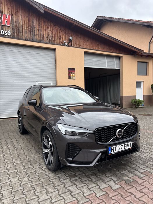 VOLVO XC60 2022 — imagine 2