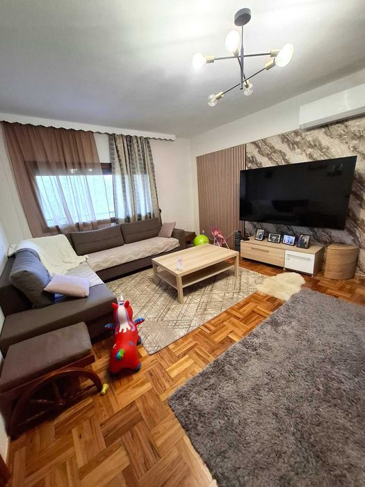 Продава двуетажна къща 150 м2 + 80 м2 и двор 400 м2 в Аспровалта, Гърция