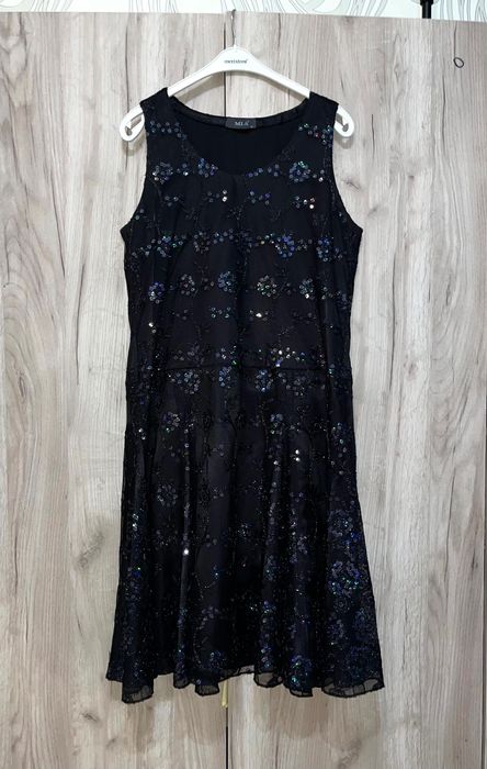 Платье  с блёстками для мероприятия