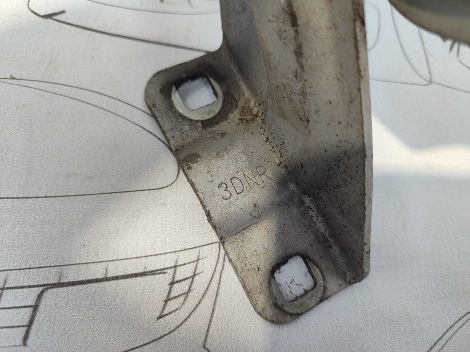 Balama Capotă Dreapta Nissan Pulsar (C13) 2014–2018 / Cod OEM 654003DN0A (5D2)