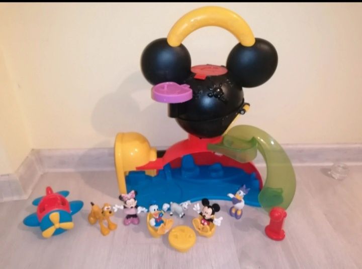 Club Mickey Mouse, Minnie