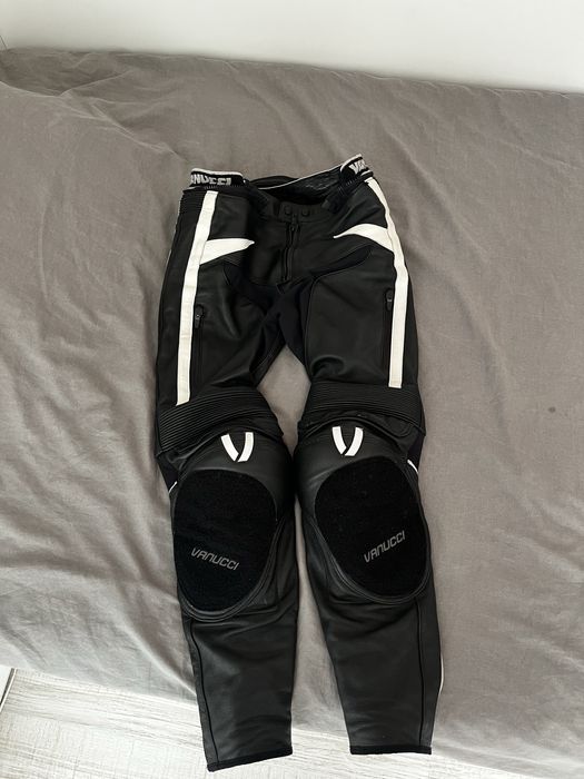 Кожен пантолон Vanucci