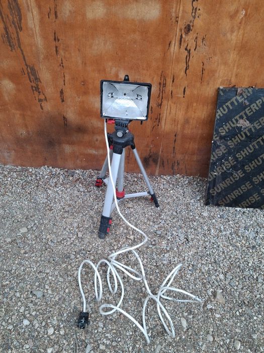 Прожектор с тринога 500w