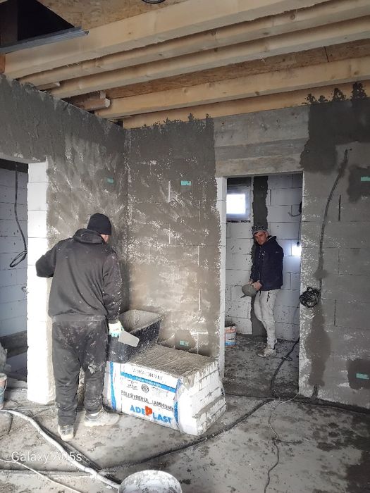 Tencuială manuală clasică/sapa elicopterizată