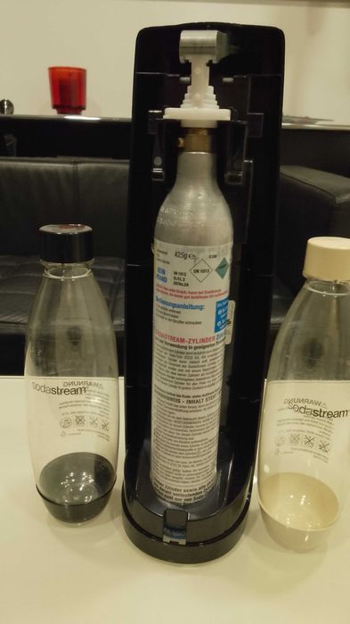 Aparat elegant sifon/bauturi carbogazoase SODASTREAM SPIRIT + BUTELIE + STICLE