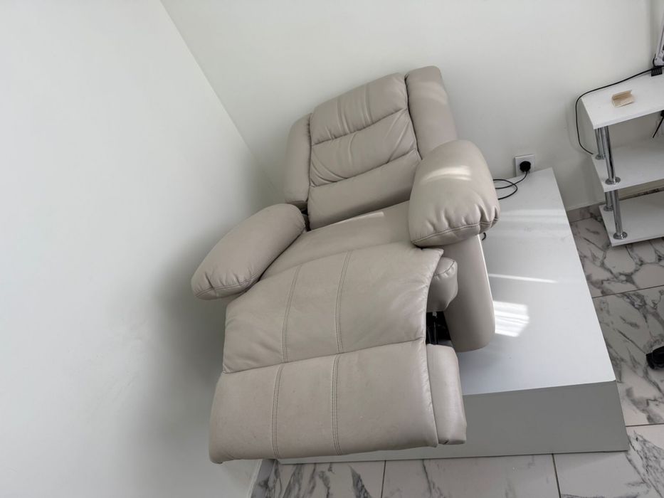 Продам электрическое педикюрное кресло