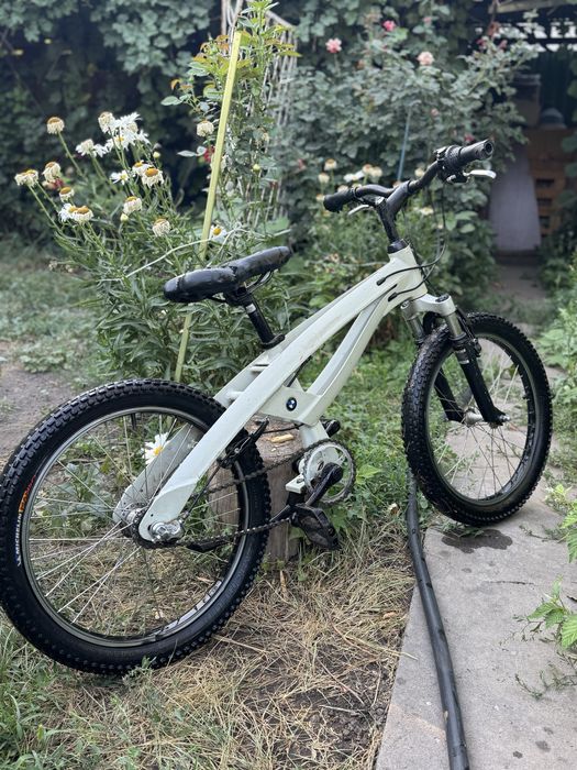 Велосипед BMW детский