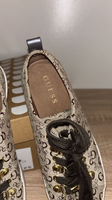 Adidasi Guess originali