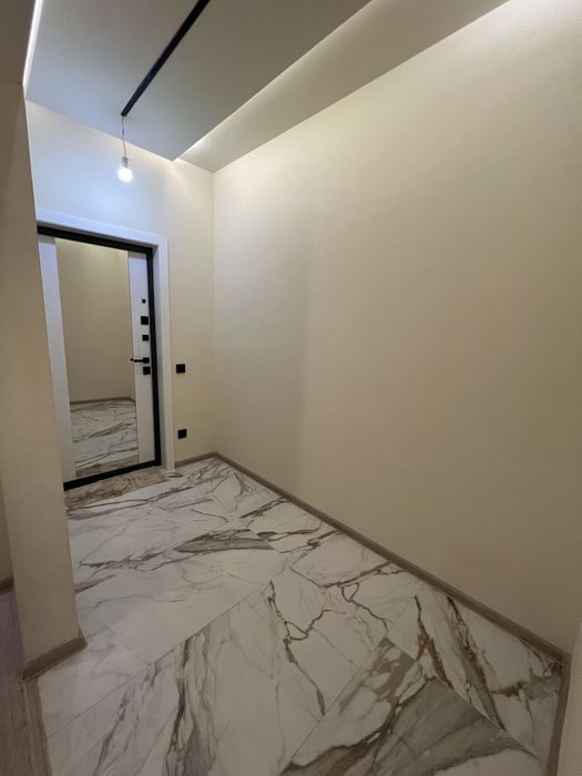 Mirobod bozari yonida 2 xona uy 7 etaj sotiladi