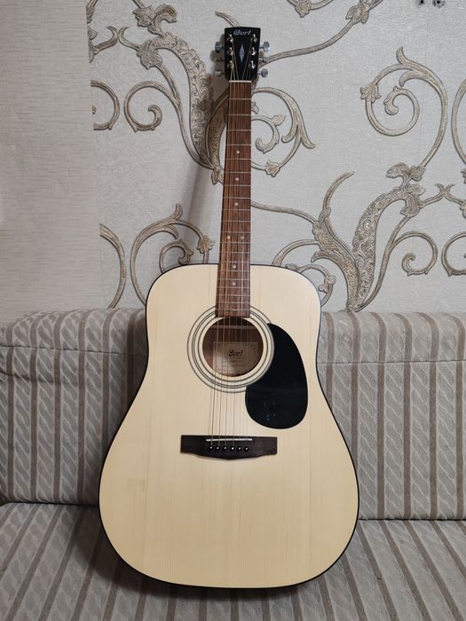 Продаётся гитара фирма" Cort"