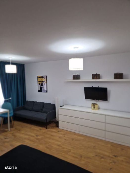 Titan parc metrou 2 minute stradal LUX