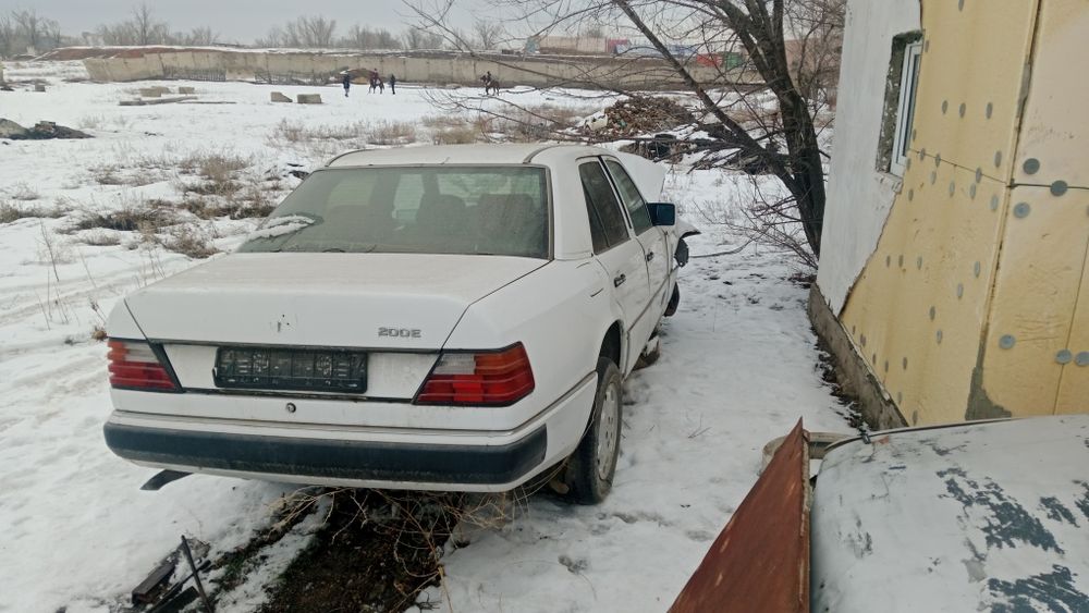 Продам на разбор кузов 124