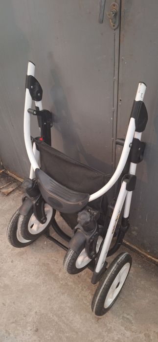 Комбинирана бебешка количка