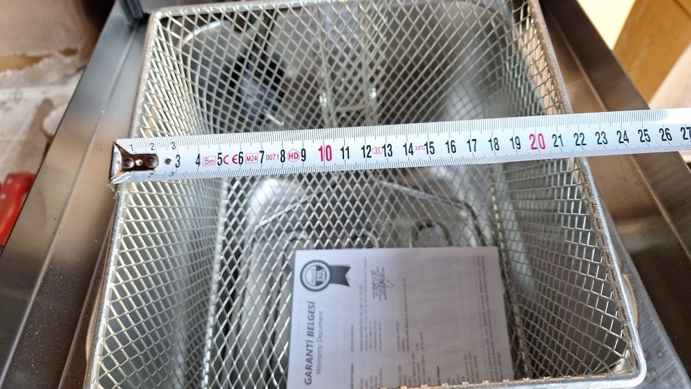 Фритюрник  Електрически  8л.3,2кw фритюрник дюнер скара котлон