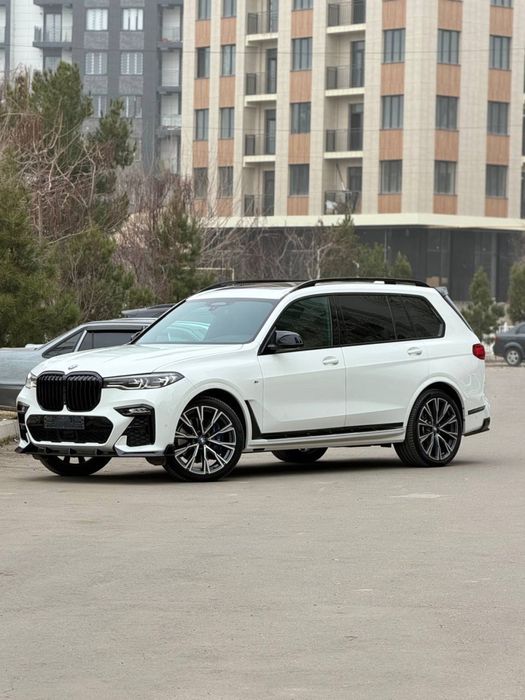 Bugun sotuvimizda Bmw X7 40 i