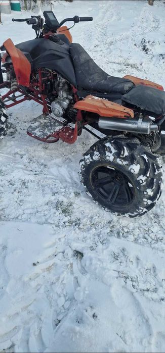 Vand quad 250 cadru foarte mare